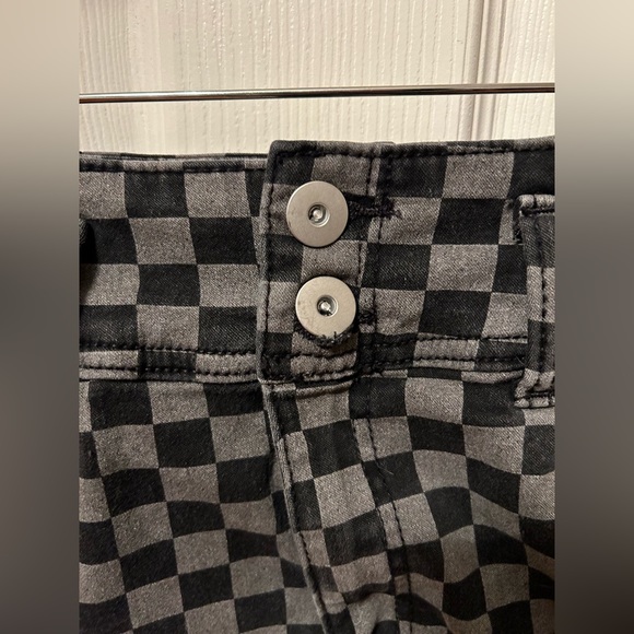 Checkered shorts - Picture 3 of 3